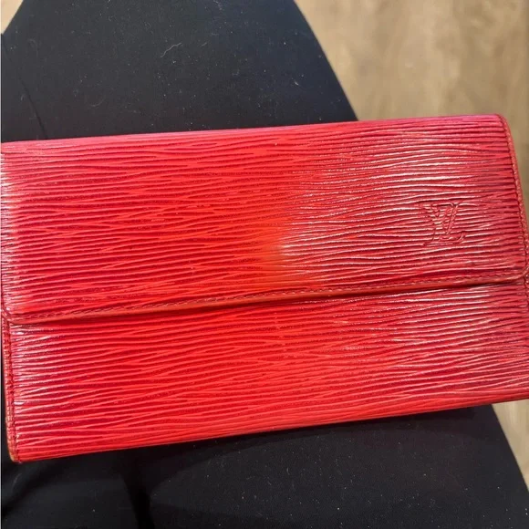VINTAGE Louis Vuitton Vibrant Red Epi Leather Wallet - Picture 1 of 11